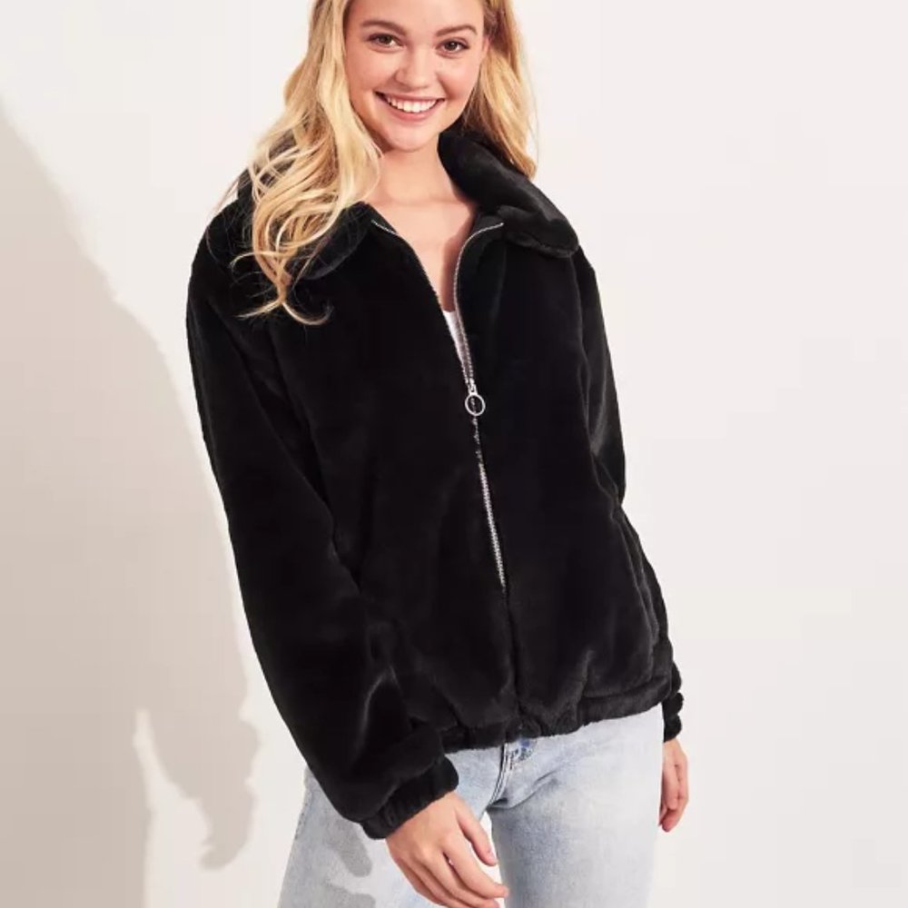 Hollister Cozy Faux Fur Black Bomber